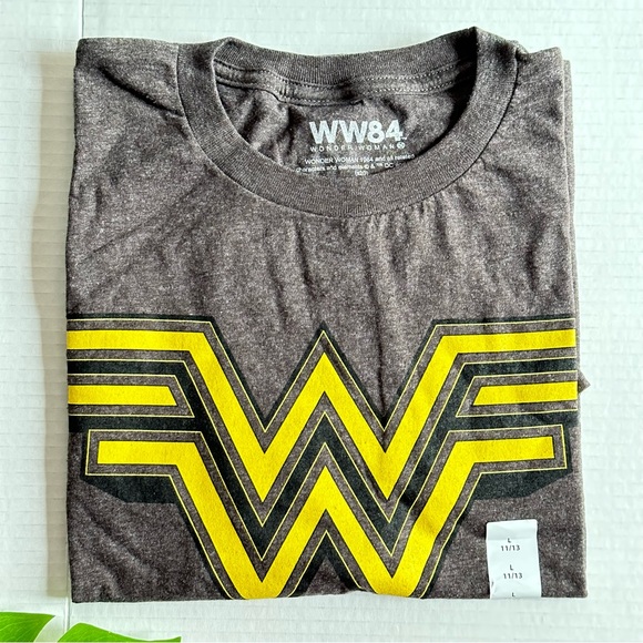 Wonder Woman T-Shirts WW84 Comic Graphic NEW - Picture 3 of 9
